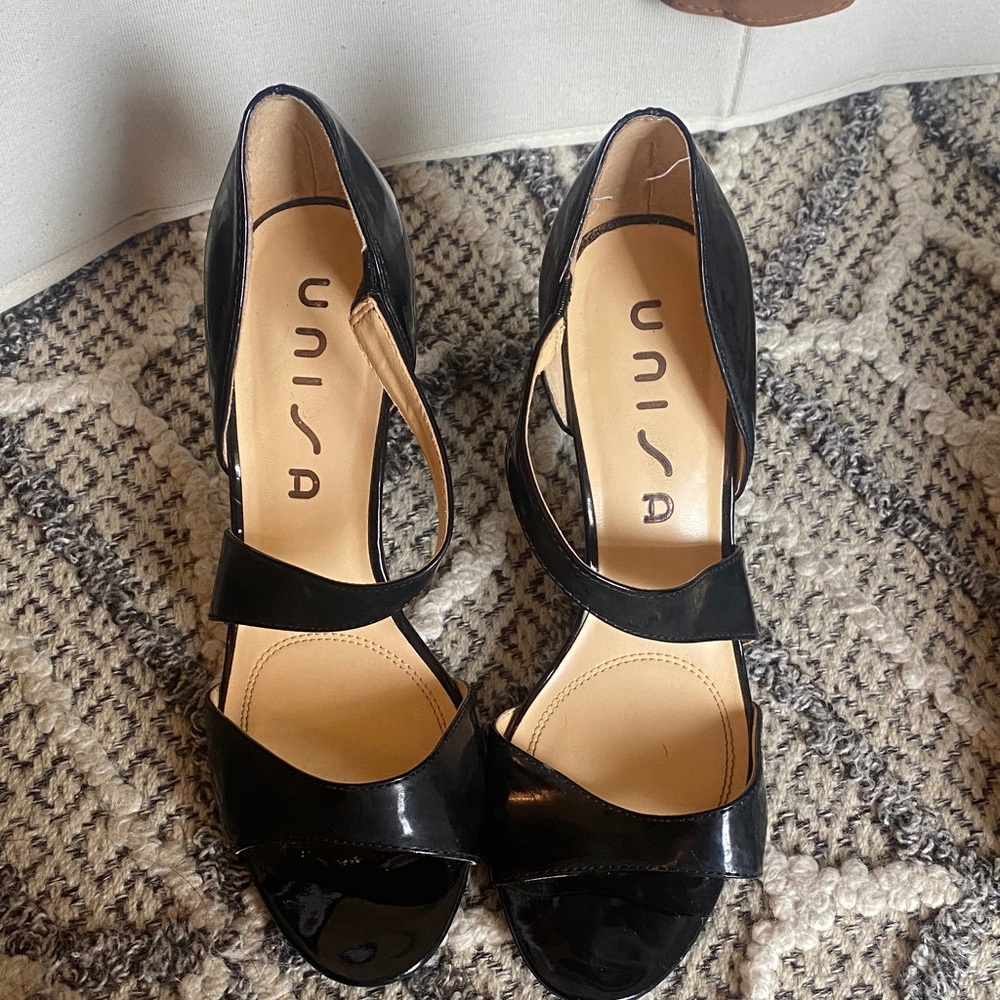 Unisa Black Patent Heels